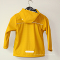 Chaqueta de lluvia reflectante con capucha de color amarillo con capucha / chubasquero